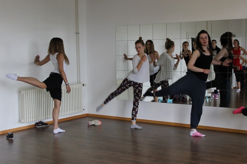 Village Camps International Summer Camp Leysin, Switzerland 2026-08-15 https://www.villagecamps.com/journals_admin/images/1001-20-dance (14).jpg